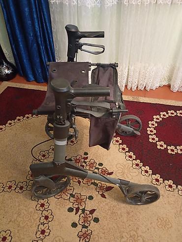 Yerimək üçün arabalar, çəliklər, əsalar, rollatorlar: Yürütmə üçün dördtəkərli rollator əla vəziyyətdədir - Yüngül — 2