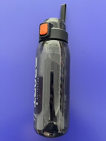 waterproof: Sport su qabı – 950 ml - Həcm: 850 ml (korpus üzərində “FUYE 850 ml” — 3