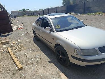 masın satısı: Volkswagen Passat: 1.6 l | 1999 il Sedan — 4