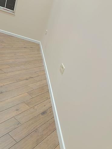 Плинтусы: Ağ rəngli döşəmə plintusu - Material: MDF/PP əsaslı dekorativ plintus — 3