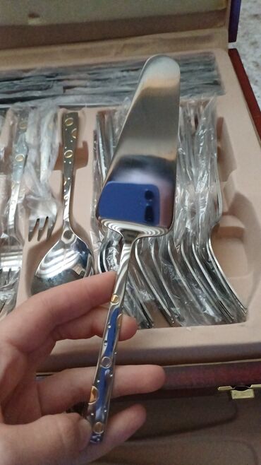 Süfrə ləvazimat dəstləri: Paslanmayan poladdan stolüstü dəst – futlyarlı - Komplekt: bıçaq — 7