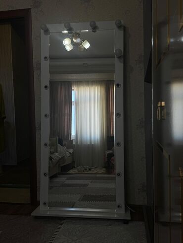 divan uzu: Güzgü Döşəmə üstü, Düzbucaqlı, Makiyaj üçün, Arxa işıqlı