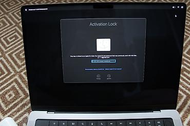 MacBook Pro 14 M1 Pro продаётся на ЗАПЧАСТИ. Всё работает только