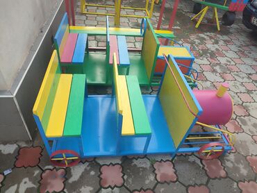 Детские качели: 🍀 Качели 🍀 Домики для детей внутри две 🍀 скамейки и маленький столик — 13