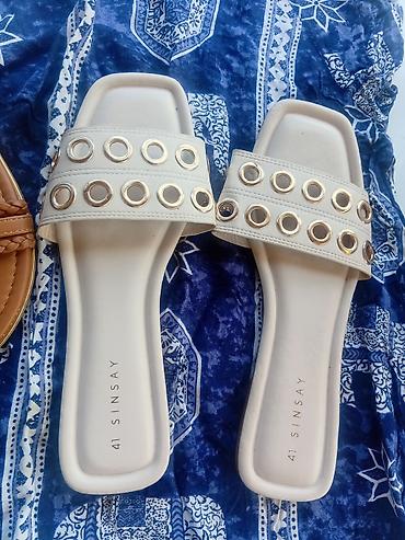 deichmann mini boots: Sinsay ravne papuče – model sa kvadratnim vrhom i širokim kaišem — 1