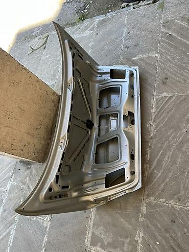 mersedes kapot: Mercedes-Benz E-Class (W210) — 3