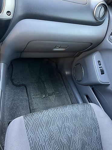 железный диски 16: Toyota RAV4: 2001 г., 2 л, Автомат, Бензин, Внедорожник — 8
