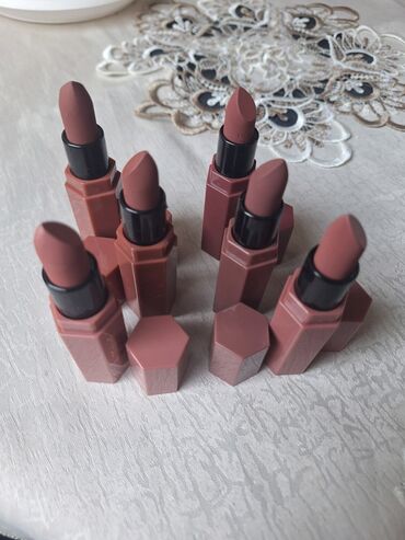 Šminka: Set ruževa za usne – raznovrsni tonovi i finiši - Više različitih — 14