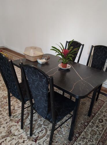 консольный стол: Комплект стол и стулья Кухонный, Б/у