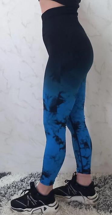 Helanke, biciklistički šortsevi: Ženske helanke sa visokim strukom u crno-plavoj tie-dye boji. Helanke — 10