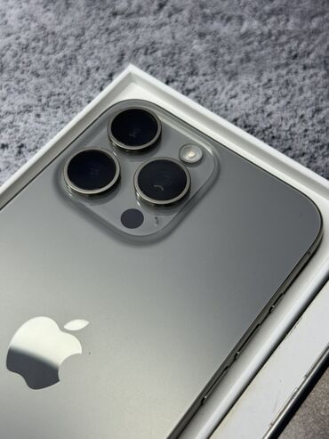 iphone под подушкой: IPhone 15 Pro Max, Колдонулган, 256 ГБ, Space Gray, Коргоочу айнек, Каптама, Кабель, 90 %