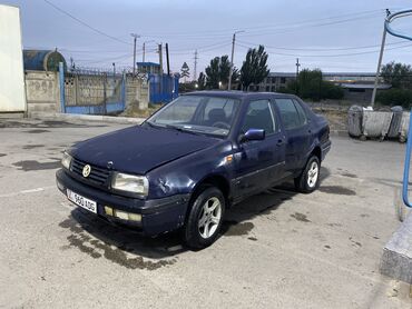 Volkswagen: Volkswagen Vento: 1993 г., 1.8 л, Механика, Бензин, Седан