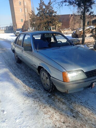 Opel: Opel Rekord: 1984 г., 2 л, Механика, Бензин, Седан