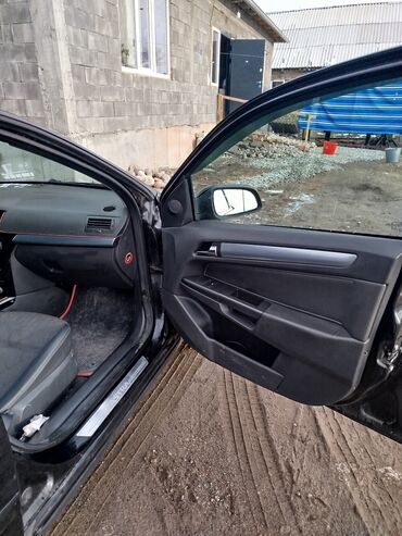 Opel: Opel Astra: 2010 г., 1.6 л, Механика, Бензин, Седан — 5