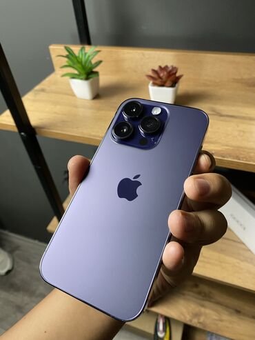 первый айфон: IPhone 14 Pro, Б/у, 256 ГБ, Deep Purple, Чехол, 85 %