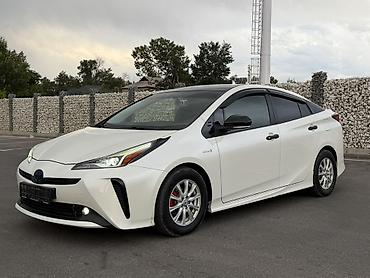 model y: Toyota Prius: 2019 г., 1.8 л, Автомат, Гибрид, Лифтбек — 1