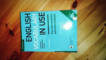 essential grammar in use: Cambridge nəşriyyatının "English Vocabulary in Use" adlı kitabı