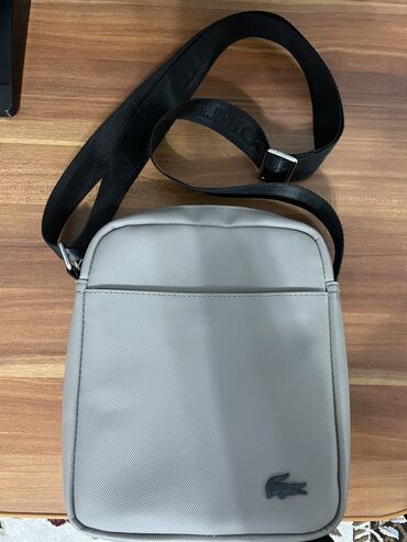 дамская сумка: Удобный барсетка от бренда лакосте для учебы или повседневной жизни