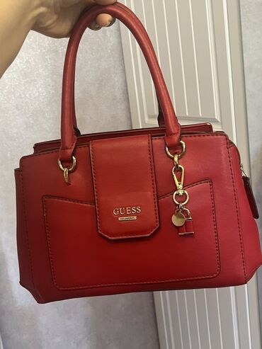 География: Сумка с короткой ручкой, Guess