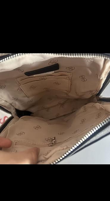 guess ranac: Сумка через плечо Guess (мужская) - Компактный формат вертикального — 3