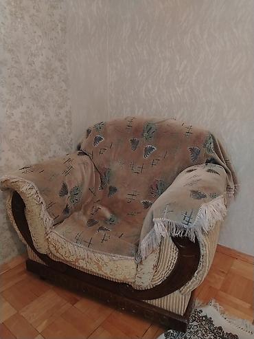batamdartda ev alqi satqisi: 1 Divan, 2kreslo. 3ü bir yerdə 250manata. 
Təcili satılır — 7