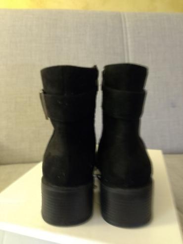 uggs beograd: Cipele,crne,sa dekorativnom snalom.Sasvim nove,velicina 39.Kopcanje — 5