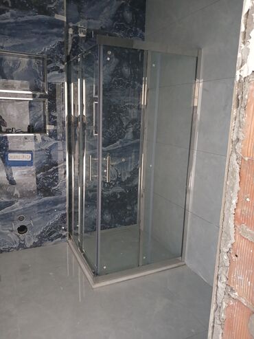Duş kabinaları, arakəsmələr: Yeni Arakəsmə, Düzbucaqlı, Pulsuz çatdırılma — 24