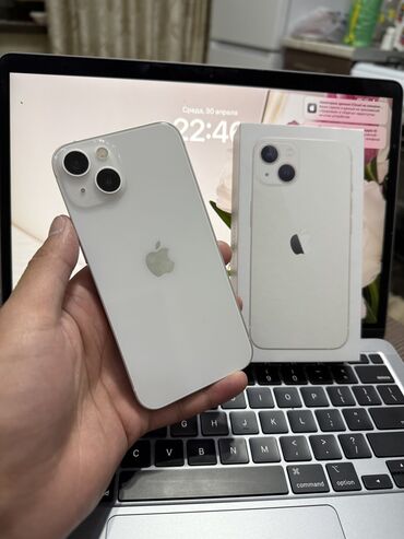 Apple iPhone: IPhone 13, Б/у, 128 ГБ, Белый, Защитное стекло, Чехол, Кабель, 93 %