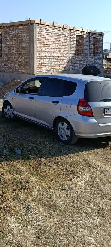 цена домкрата для легкового автомобиля: Honda Fit: 2002 г., 1.3 л, Автомат, Бензин, Хетчбек