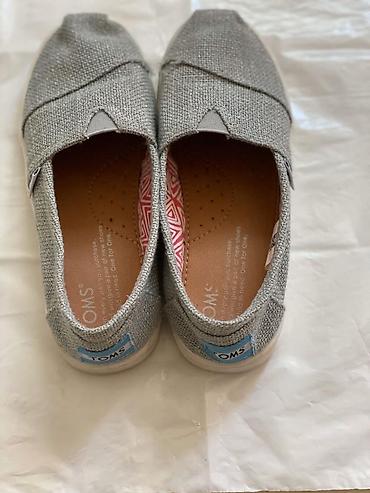 nike react: Toms, оригинал. Амер.Мокасины, носили всего 2 р. Размер — 2