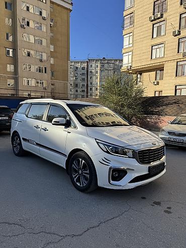 заводском: Kia Carnival: 2020 г., 2.2 л, Автомат, Дизель, Минивэн — 2
