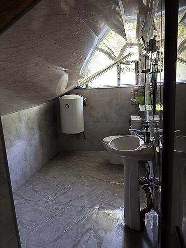 gəncə kiraye ev: 🏡 OĞUZ RAYON MƏRKƏZİNDƏ KİRAYƏ HƏYƏT EVİ 🌿 Dağın ətəyində, təbiətin — 9