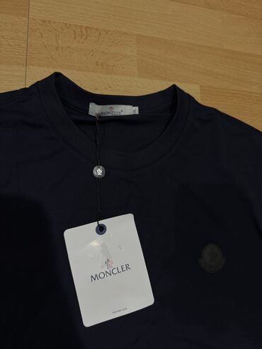 стильная молодежная рубашка: Эркектердин футболкасы, 2XL (EU 44), Moncler, Жаңы, түсү - Көк, Өзү алып кетүү