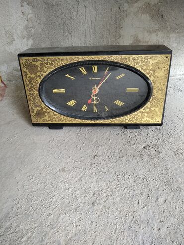Антикварные часы: Продаю часы в рабочем состаянии советские