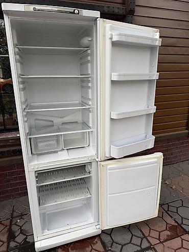 Техника для кухни: Холодильник Indesit, двухкамерный, с нижней морозильной камерой — 2