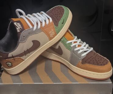 зальники сороконожки: Nike Air Voodoo 1500 сом 39 размер 
Абсолютно новые не ношенные