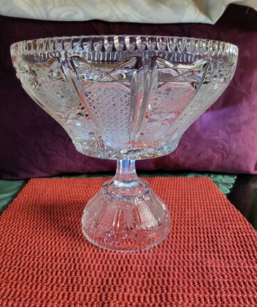 Ostalo posuđe: Bombonijera nova,rucni rad,kristal,led kristal Zajecar 70te — 1