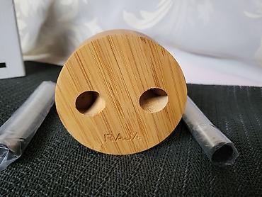 Ostalo posuđe: Nov Rominox slanik. Nov slanik nerdjajuci celik,postolje od bambusa na lalafo.rs — 9 Ostalo posuđe: Nov Rominox slanik. Nov slanik nerdjajuci celik,postolje od bambusa — 9