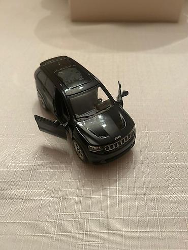 jeep wj: Jeep Grand Cherokee metal maşın modeli - Miqyas: təxmini 1:32 — 3