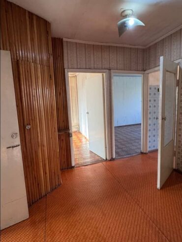 земля поливная: 3 комнаты, 70 м², Индивидуалка, 4 этаж, Старый ремонт