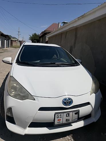 jeep compas: Toyota Aqua: 2012 г., 1.5 л, Автомат, Гибрид, Хэтчбэк — 4