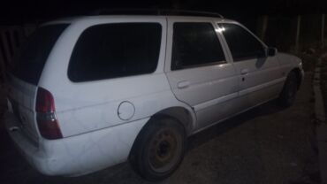 Ford: Ford Escort karavan – bele boje - Karoserija: karavan, 5 vrata - — 15