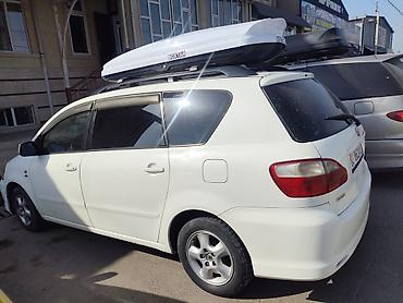 два авто: Toyota Avensis Verso: 2005 г., 2 л, Механика, Дизель, Минивэн — 3