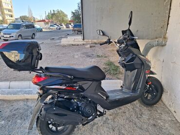 колесо для мотоцикла: Скутер YYW MOTOTRUNK R2, черный. - Кузов: городской скутер с высоким