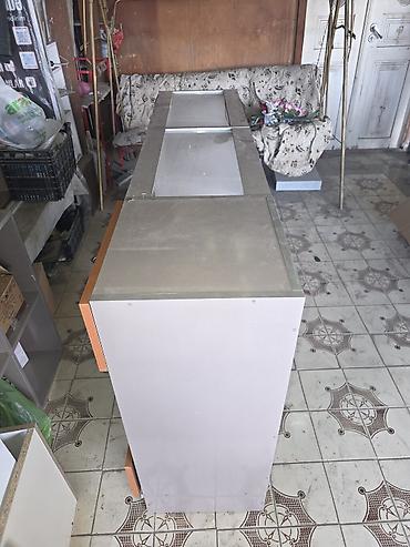 parfum vitrine: Şüşə vitrin-barmaq masası - Material: ön və yan panellər temperli — 2