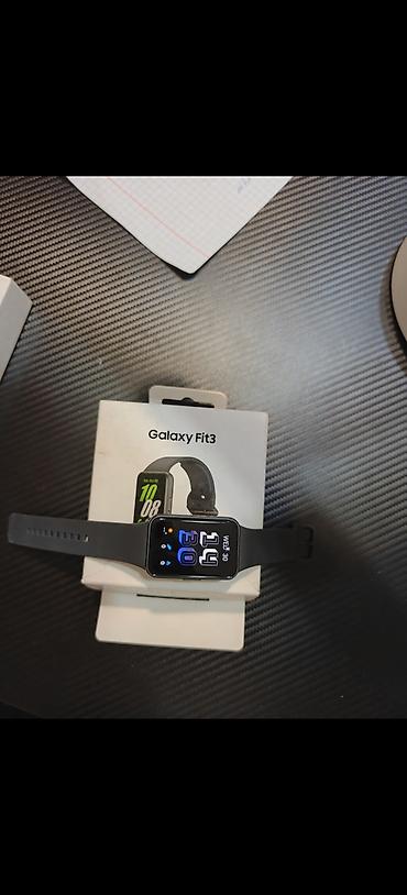 watch s10: Фитнес-браслет Samsung Galaxy Fit3 (черный) - Большой прямоугольный — 1