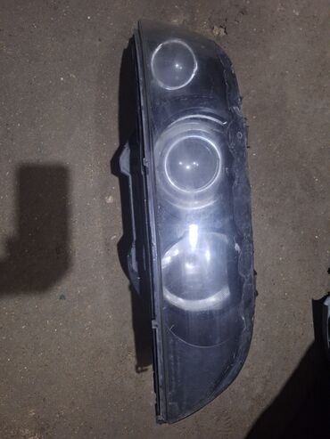Arxa stopları: Sol, Yaxın və uzaq vuran işıqlar BMW, Orijinal