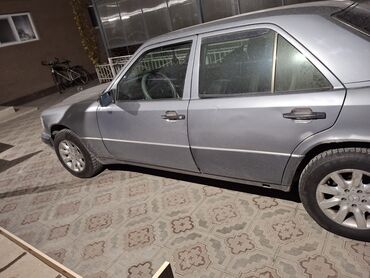 мерседес бенс авто: Mercedes-Benz W124: 1992 г., 2.3 л, Механика, Бензин, Седан