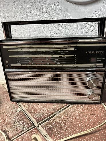 Радио: VEF 202 portativ radioqəbuledici - Klassik dizaynlı, daşıma üçün — 1