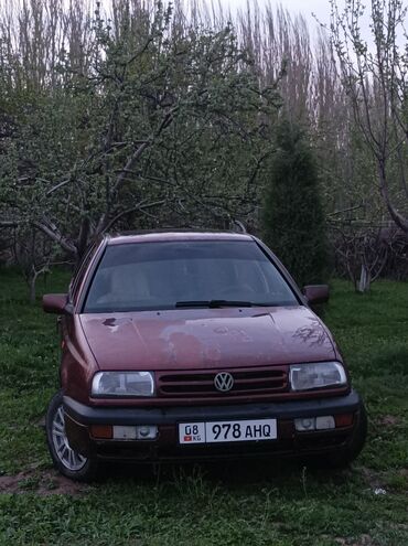 фольксваген авто: Volkswagen Vento: 1993 г., 1.8 л, Механика, Газ, Седан